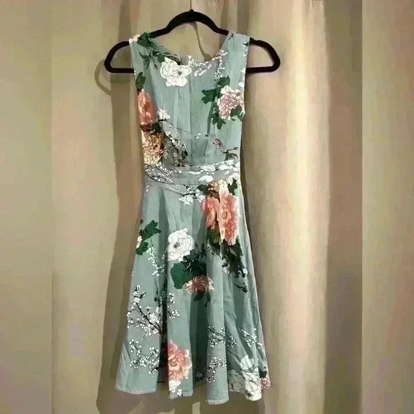 Women’s Floral Acevog Dress - Picture 1 of 6